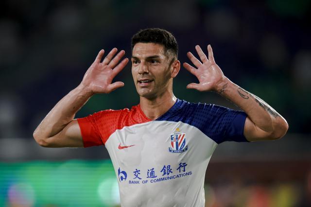 1726405232723071506.jpg (体育)(5)足球——中超:浙江不敌上海申花XxjpseC007222_20240913_PEPFN0A001.jpg